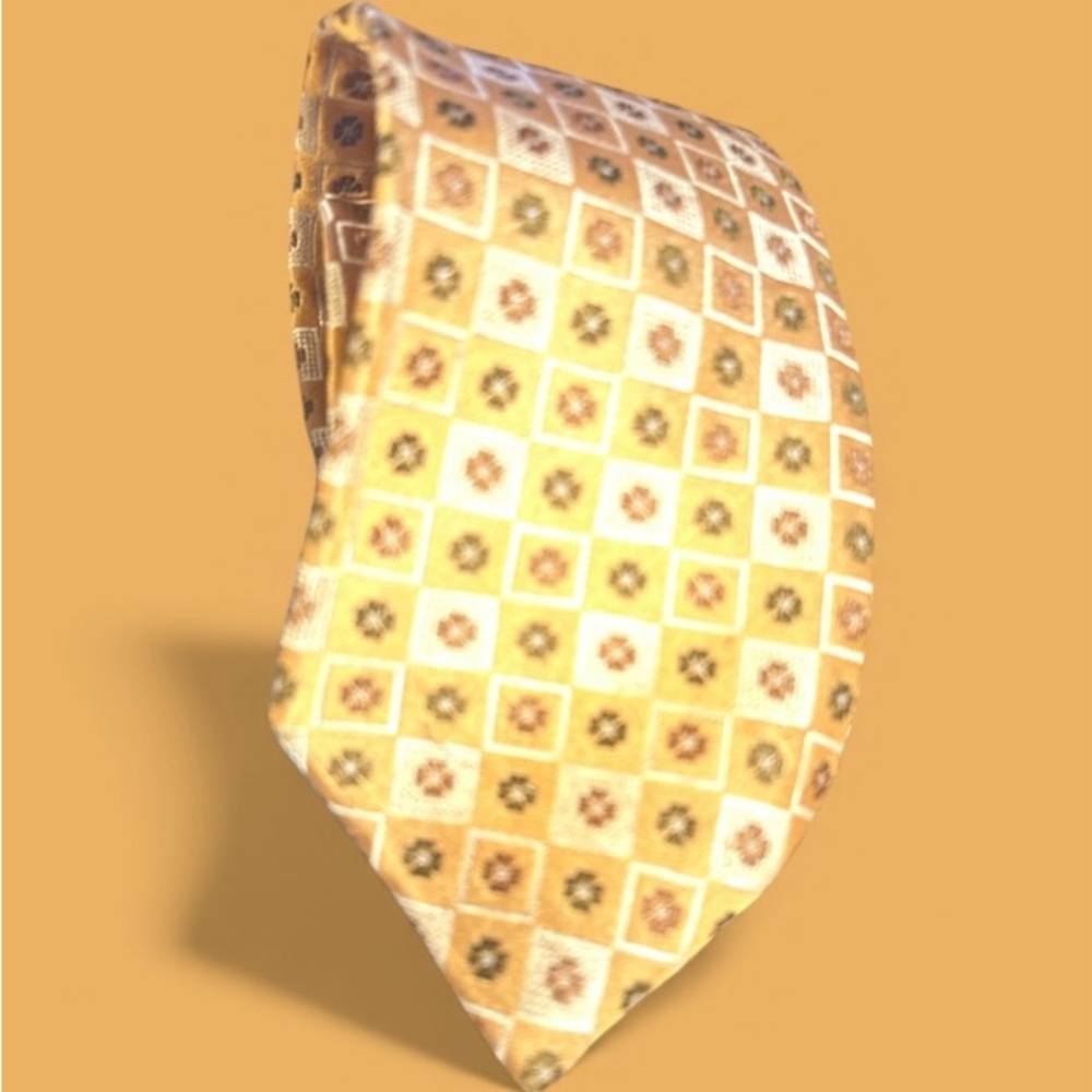 Mens Silk Necktie Jos A. Bank Designer Gold Geometric 60L 3 7/8W